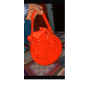 Sac en perles cylindrique – Élégance artisanale et originale