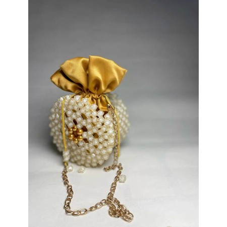 Sac en perles blanc et doré – Élégance artisanale pour vos soirées